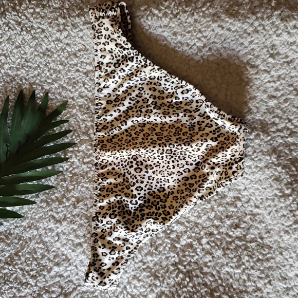 VS Knockout Patterned Ruched Bikini Bottoms - Picture 4 of 4